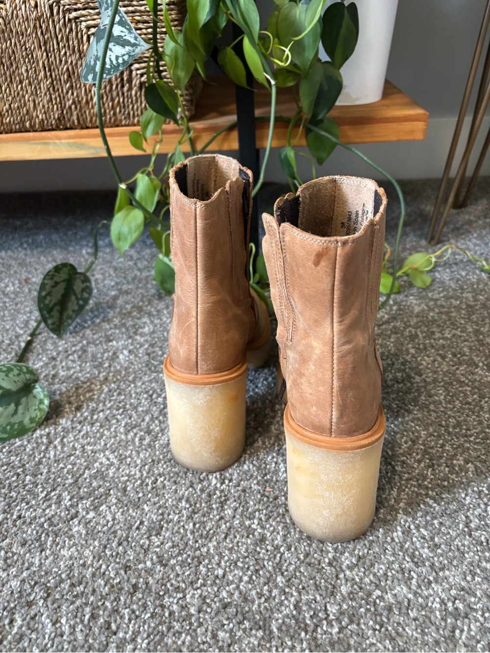 Free People James Chelsea Boots in Tan | Size 38 - Picture 4 of 9